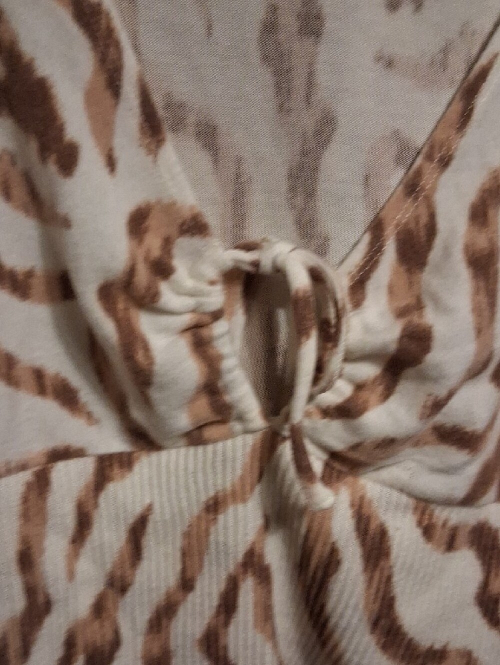 Colsie Cream and Brown Tie-Front Zebra Crop Top - Picture 4 of 6